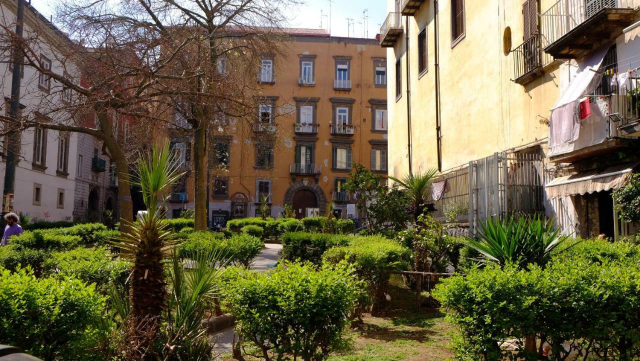 Domus Donnaregina Apartments Naples Exterior photo