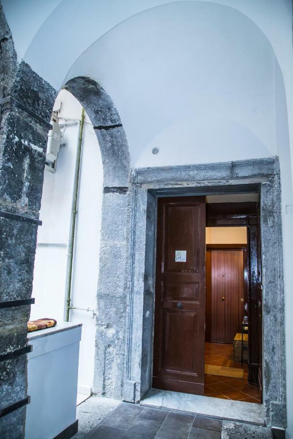 Domus Donnaregina Apartments Naples Exterior photo